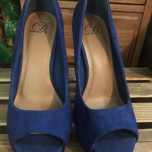 COPY - Platform peep toe pumps size 8 Blue - Picture 7 of 9